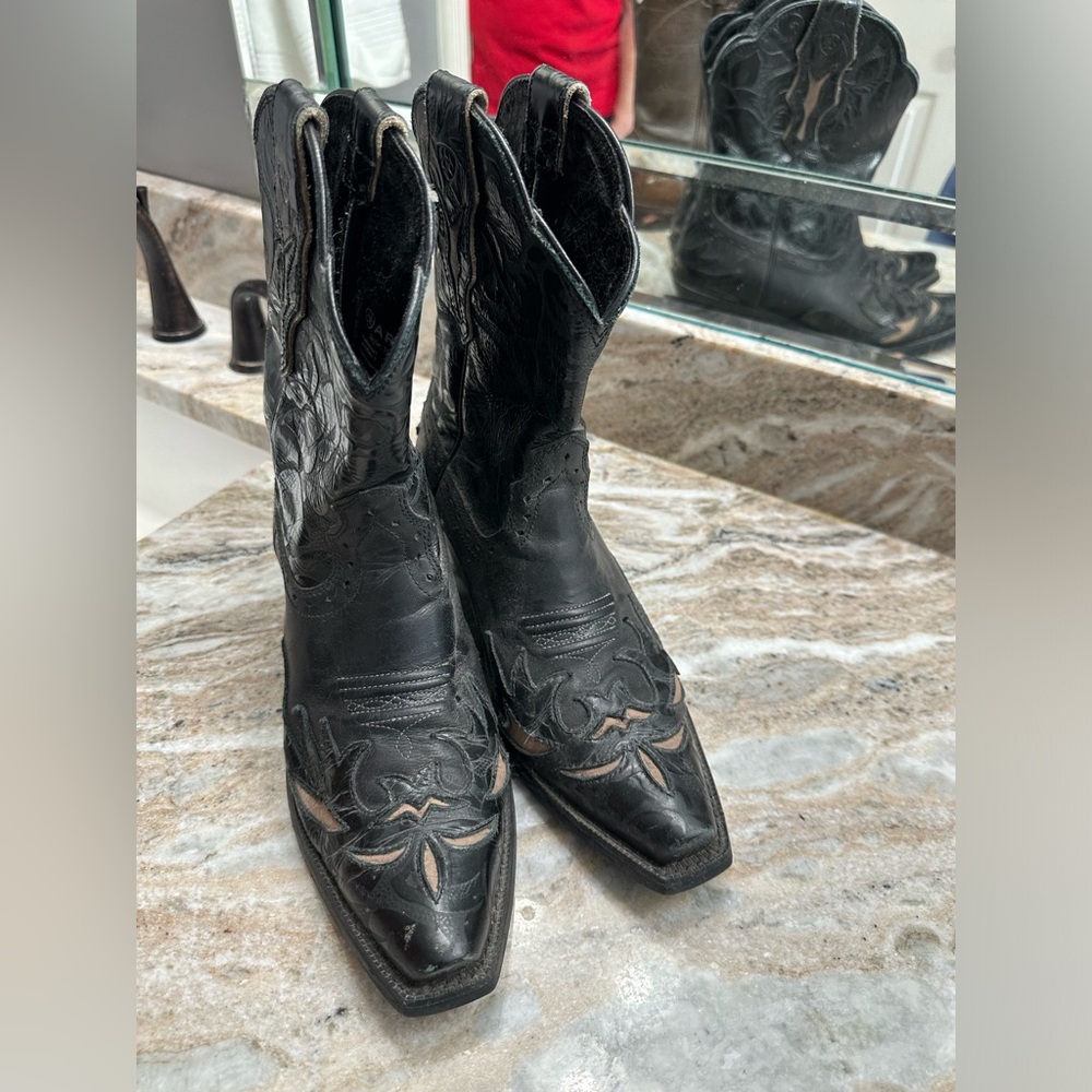 Ariat women’s boots. Size 8.5